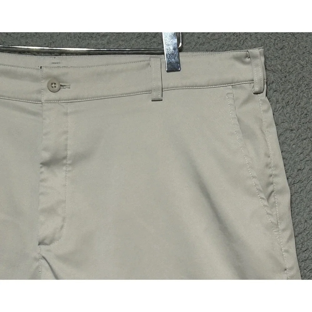 Nike Golf Chino Shorts Mens Size‎ 38 Khaki Athletic Stretch Beige Embroidered